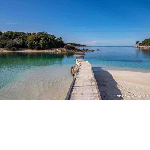 Aleksander’s New and spacious Apartment in Saranda