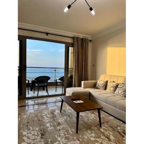 ALEX HOMES - Gleem Luxury 4-Rooms Apartments with Direct Sea View