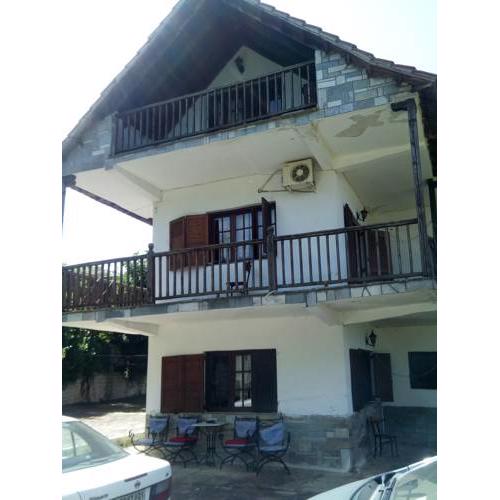 Alexander's maisonette