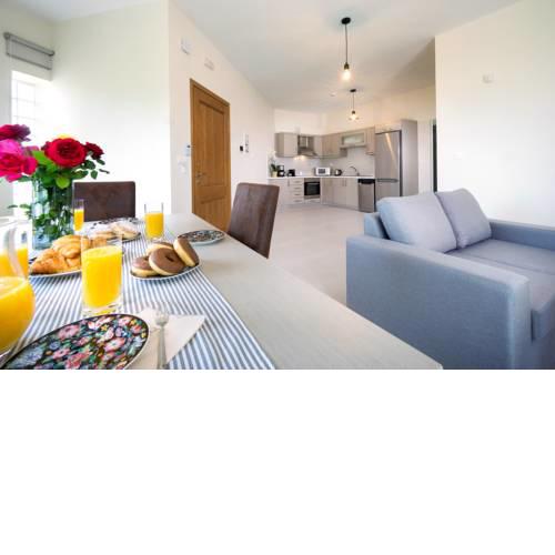 Alexandra Apartment