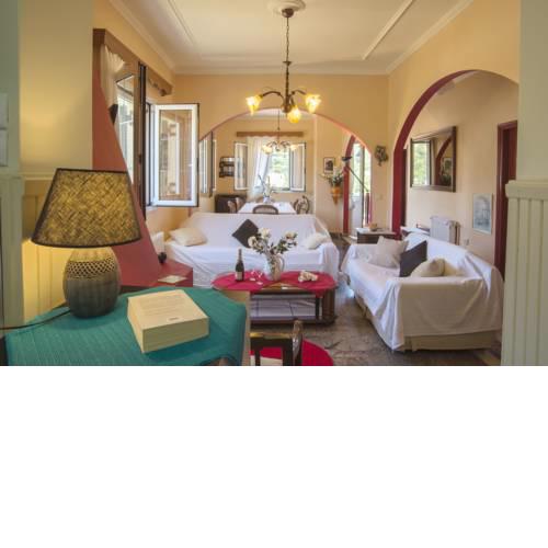 Alexandra Apartment