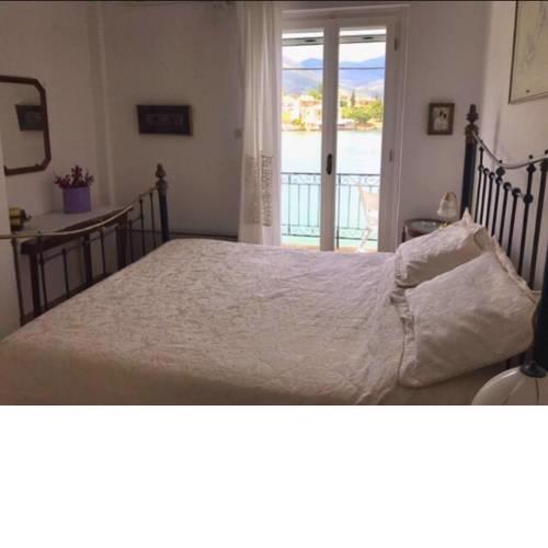 Alexandra's House, Galaxidi