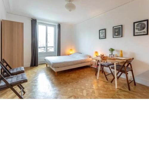 Alexis' apartments !