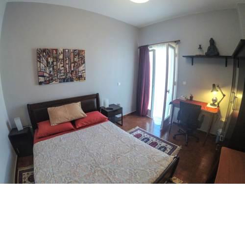 Alexis' cozy apartment near the airport