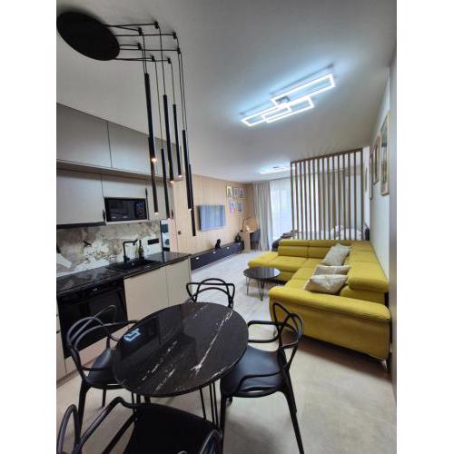 Alfa Apartment with private garden and free garage parking