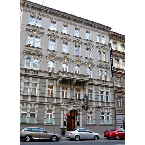 Alfons Apartments