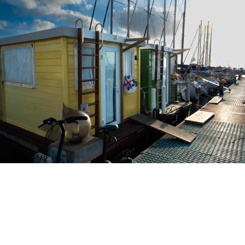 Alghero boat house gialla
