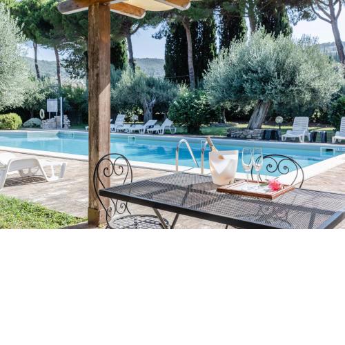 Algioja Apartment with Pool & Parking