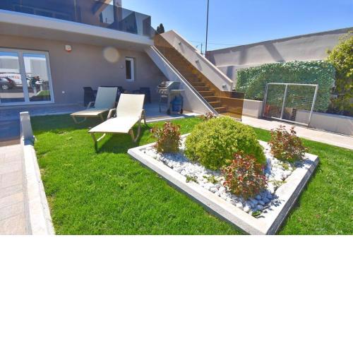 Alikes Deluxe House - 300m from the beach