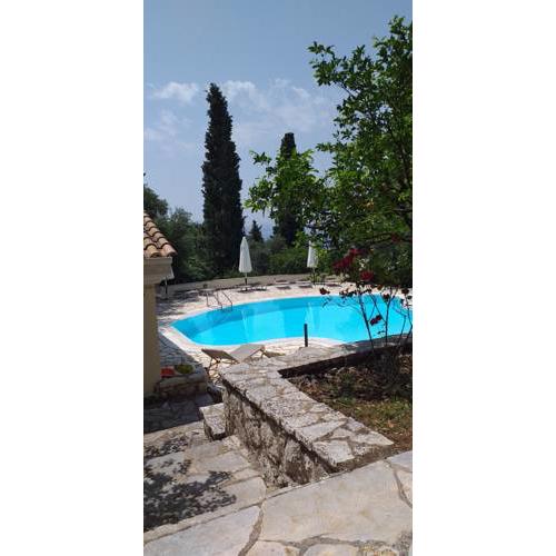 Aliki's Apartments