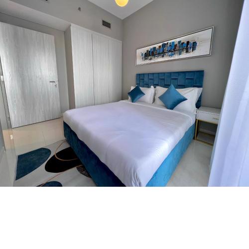 ALiving Luxe 1BR Apartment Zada Towers Business bay Dubai