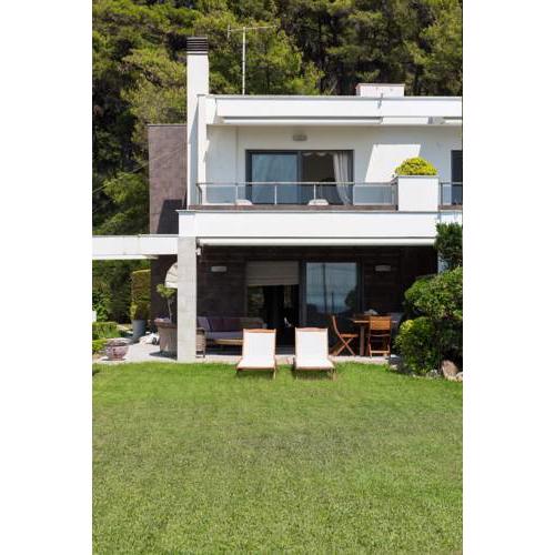Alkioni Beach Villa