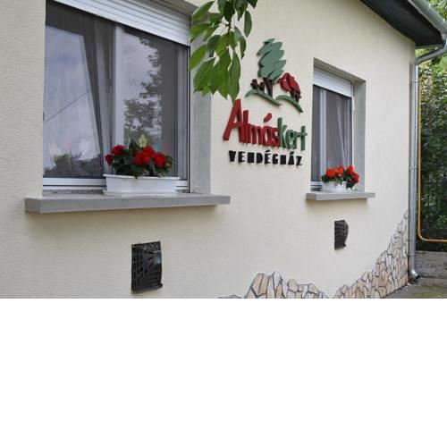 Almáskert Vendégház