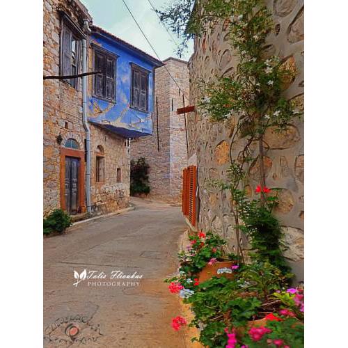 Almiriki Vessa Traditional House
