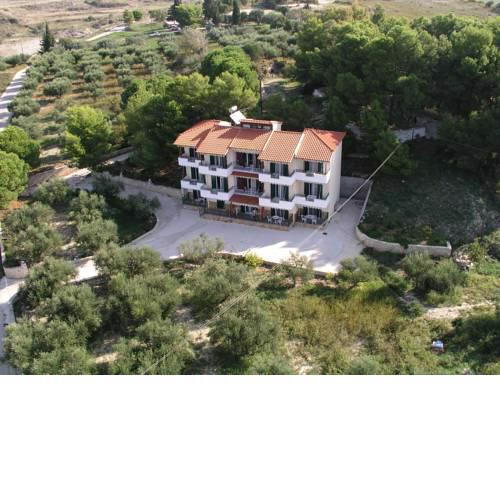 Almyros Studios & Apartments