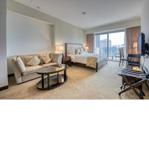 Aloft Studio at The Address Residences Dubai Marina by Deluxe Holiday Homes