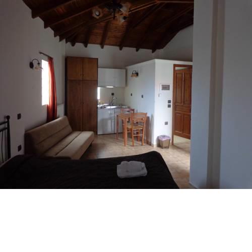 Alonaki Guesthouse