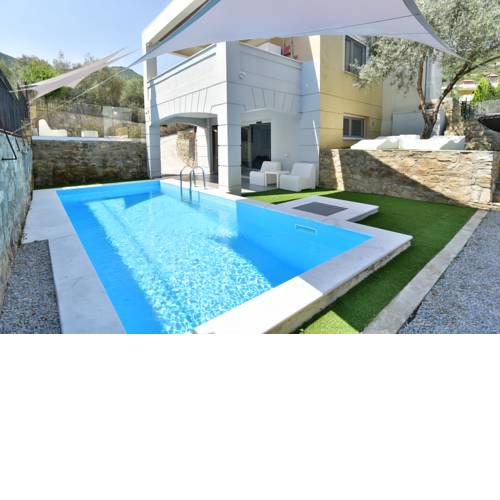 Alpha Delta Pool Suite