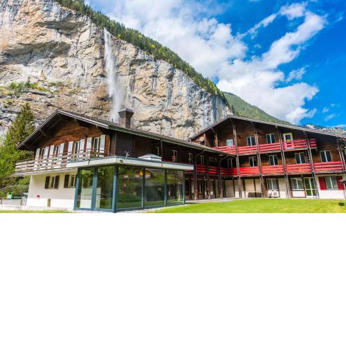 Alpine Base Hostel - Adults only