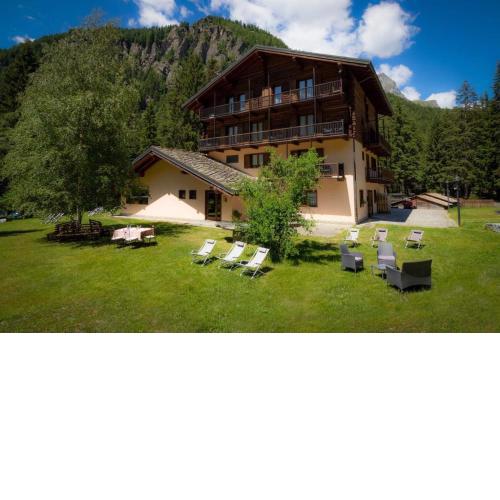 Alpine Forest Hotel