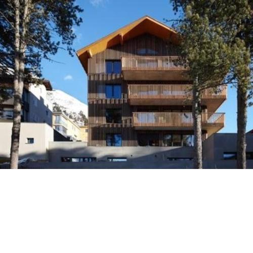 Alpine Lodge 6-Bett-Wohnung mit Galerie Chesa al Parc "Bergbahnen All inklusive" im Sommer