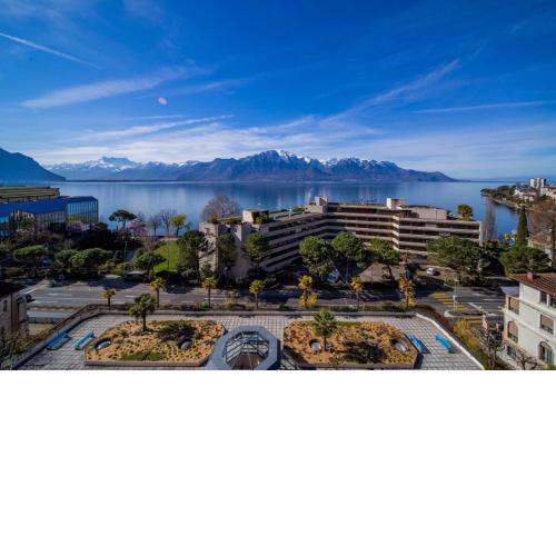 Alpine Stunning Apartment in Montreux by GuestLee