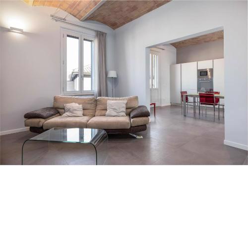 ALTIDO Central Flat w/Balcony