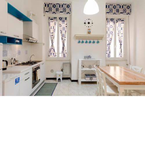 ALTIDO Charming Apt for 4 in Historical Centre of Genoa