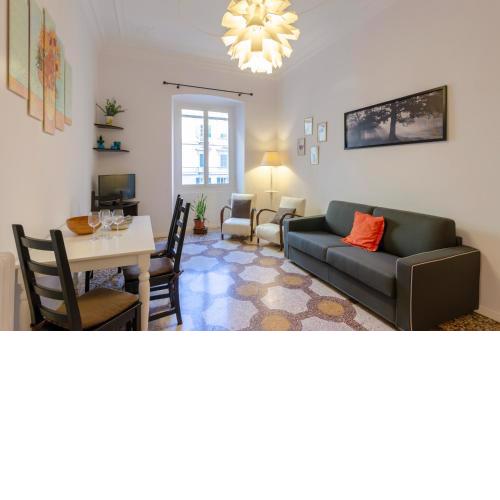 ALTIDO Colorful Apt for 6, 5 mins from Piazza Corvetto