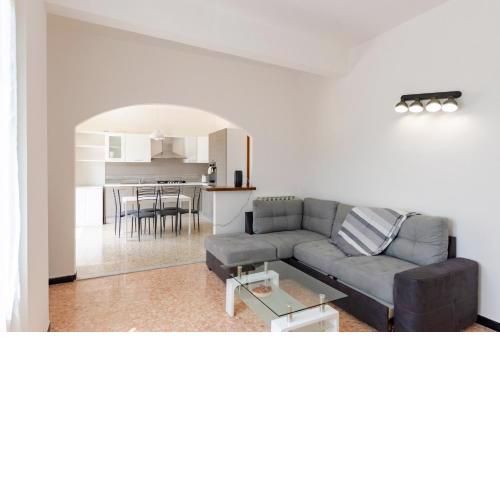 ALTIDO Family Flat with 3 Balconies, 10 Min to Beach