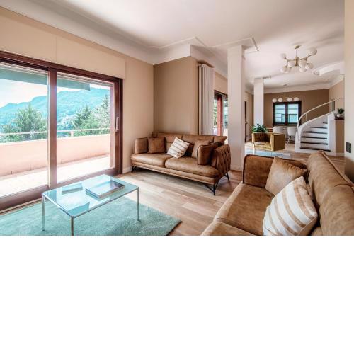ALTIDO Flat w/Pool & Lake View