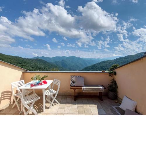 ALTIDO Great Flat with Terrace and Amazing Hills View