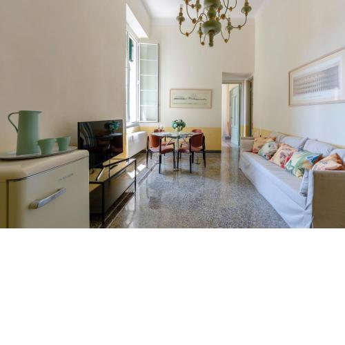 ALTIDO Spacious Flat for 6, close to Via Garibaldi