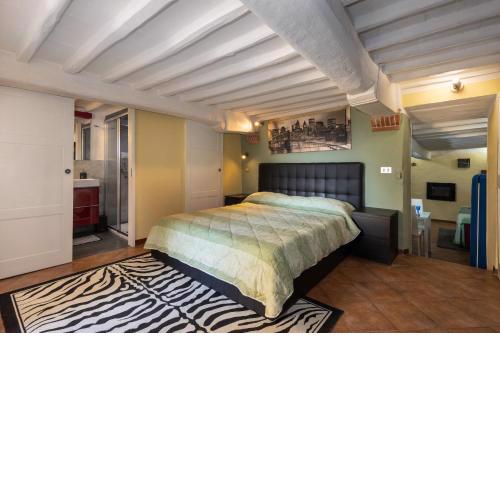ALTIDO Stylish Flat for 4 with Balcony, Perfect Centre