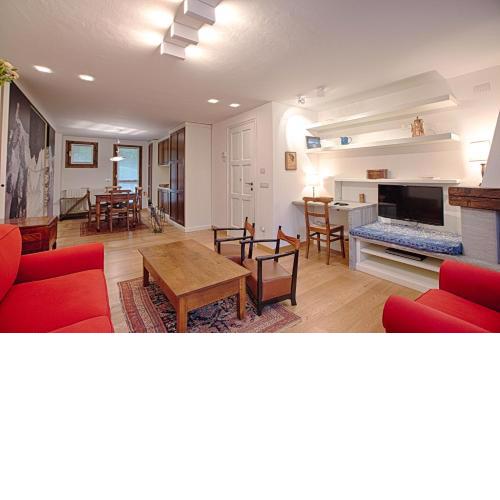ALTIDO Superb Apt with parking and backyard