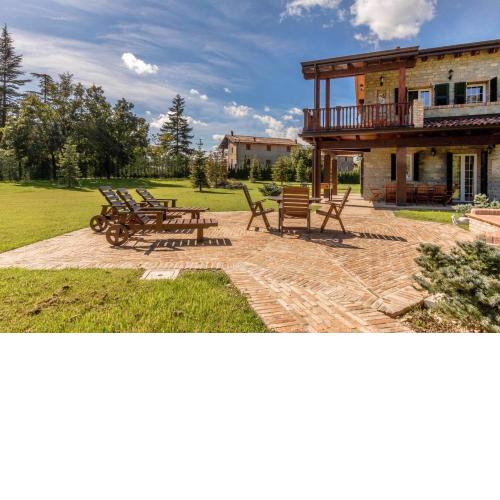 ALTIDO Superb Villa with Tennis Court, Garden and BBQ area