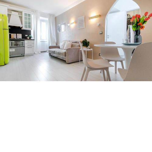 ALTIDO Vibrant Flat for 4 near parks, in Navigli