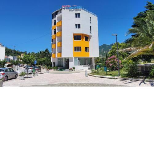 Alvero Hotel