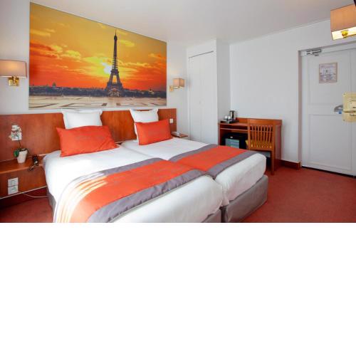 Alyss Saphir Cambronne Eiffel