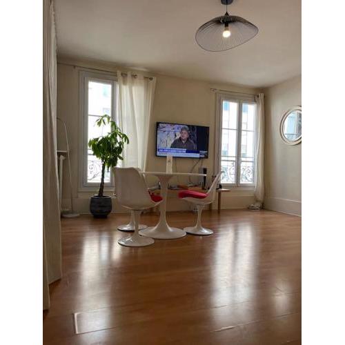 Amazing 1 bedroom, 30sec from Arc de Triomphe