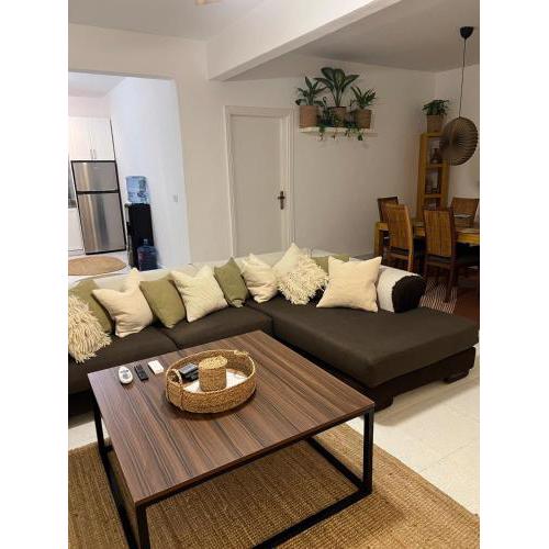 Amazing 2-Bed Private Apartment with shared pools