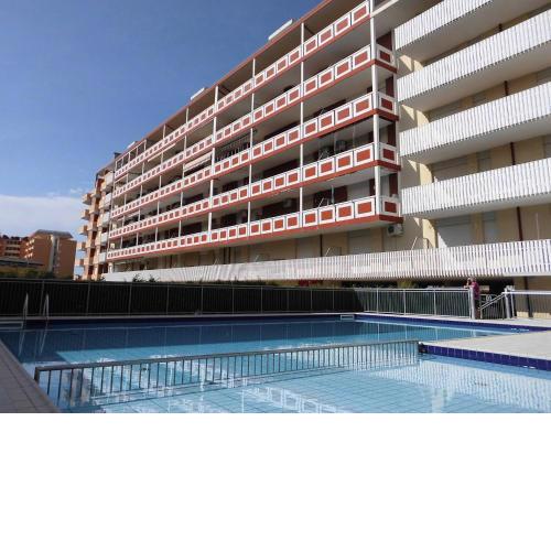 Amazing Apartment for 5 People -terrace-pool-tv
