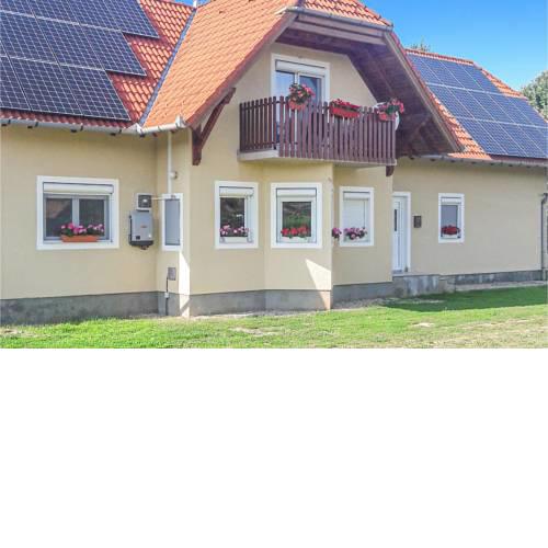 Amazing apartment in Balatonberény w/ 1 Bedrooms