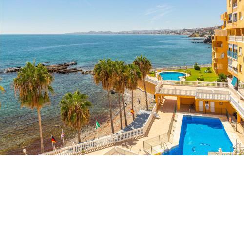 Amazing apartment in Benalmádena with Outdoor swimming pool, WiFi and 2 Bedrooms