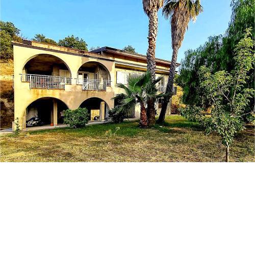 Amazing apartment in Isca Marina with WiFi and 3 Bedrooms