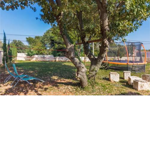 Amazing apartment in Liznjan w/ Outdoor swimming pool and 1 Bedrooms