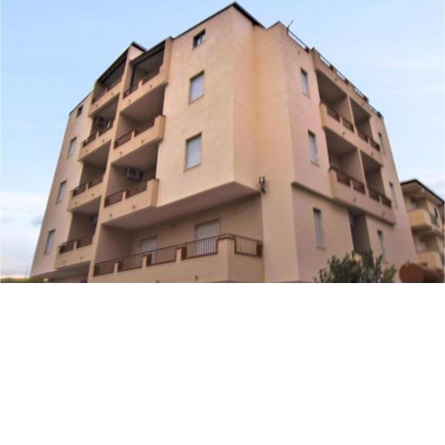 Amazing apartment in Marina di Strongoli with WiFi and 2 Bedrooms