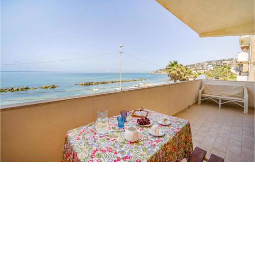 Amazing apartment in Palma di Montechiaro with 2 Bedrooms