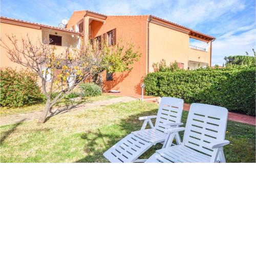 Amazing apartment in San Teodoro with 3 Bedrooms and WiFi