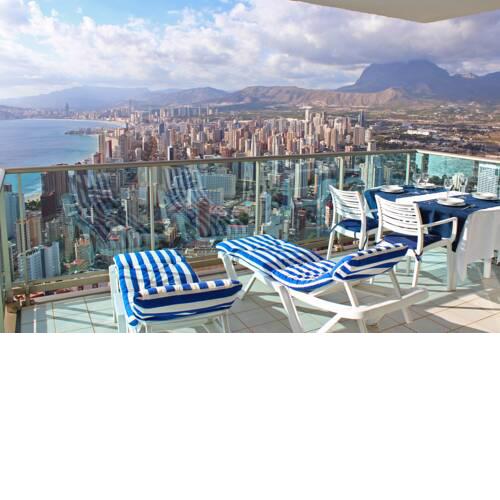 Amazing apartment on the 34th floor with private terrace and sea views